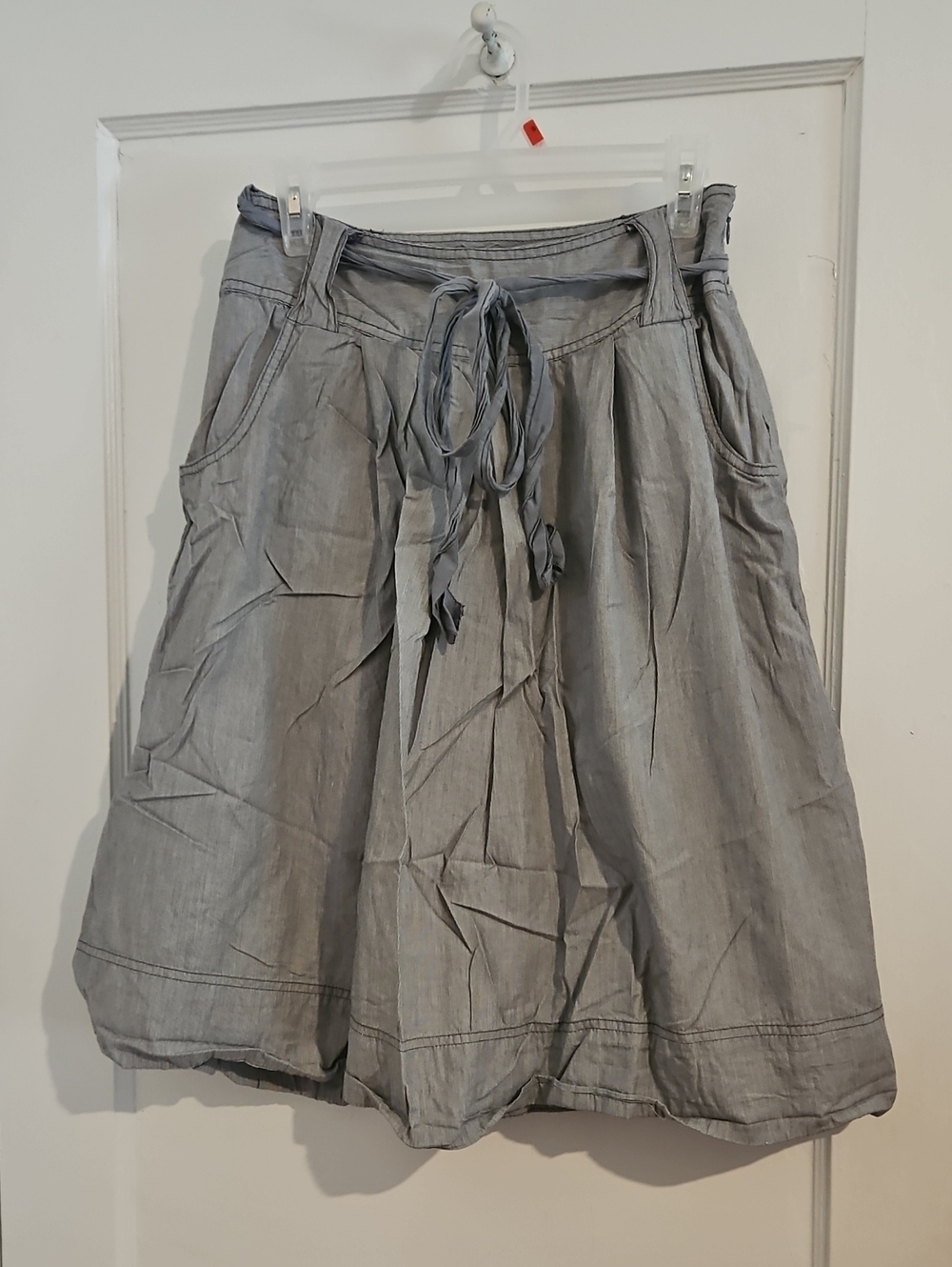 a.n.a Light Gray Stripes Tie-Waist A-Line Skirt Size 4